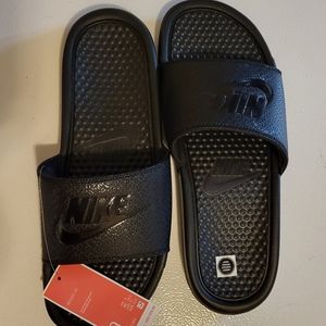 Nike Benassi Slides